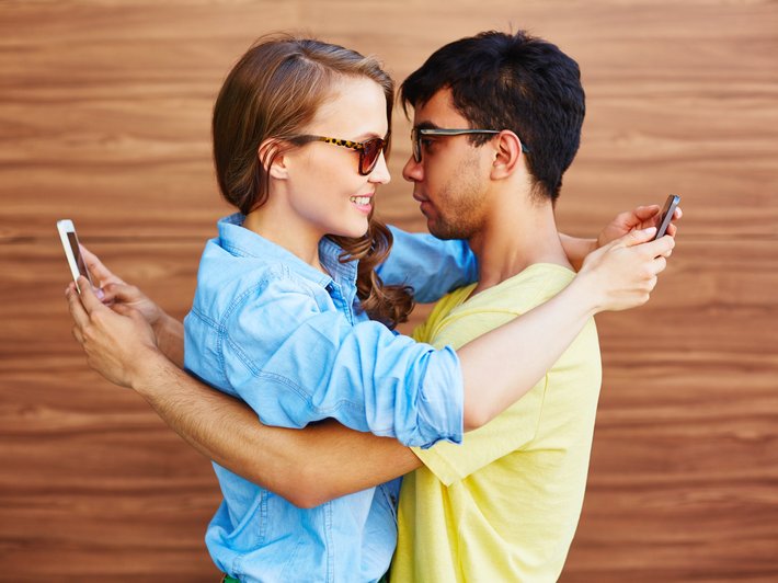 5 Obnoxious Things Every Couple Needs to Stop Posting on Social Media; Seriously!
