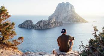 I Like Being Alone And No, It Doesn’t Make Me ‘Weird’