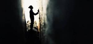 difference claustrophobia and agoraphobia