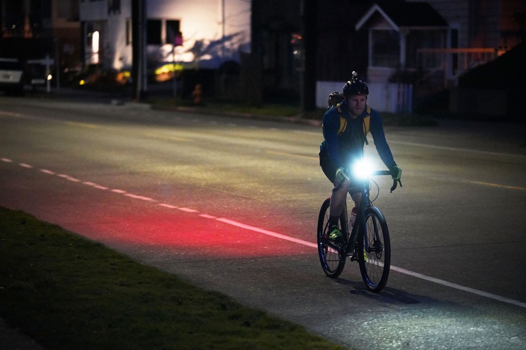 why-bike-lights-are-essential-for-nighttime-cyclists