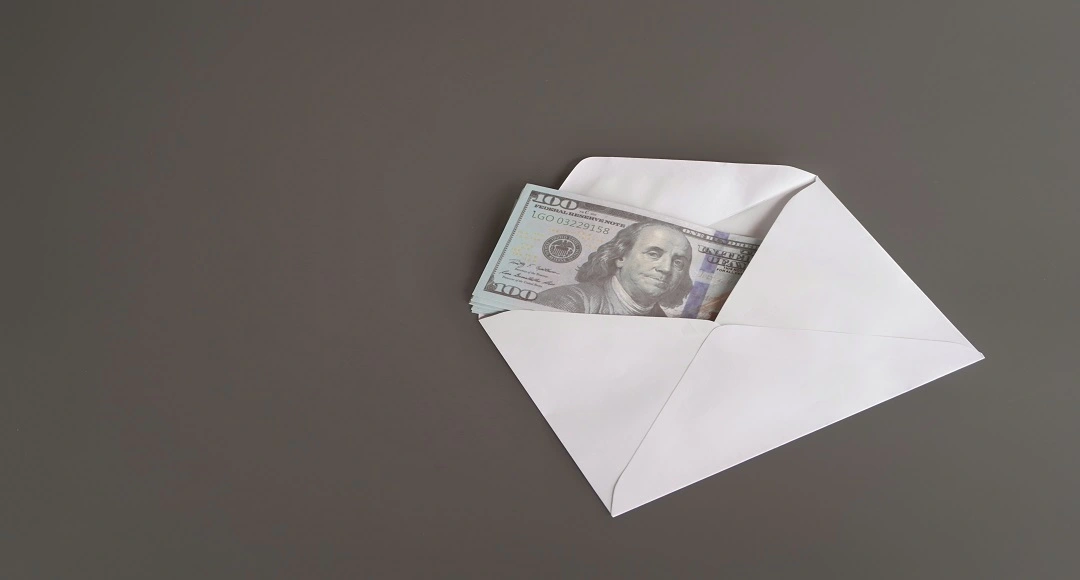 Mindful Money: A Gentle Guide to Emotional Spending and the One Email Unsubscribe Habit That Changes Everything