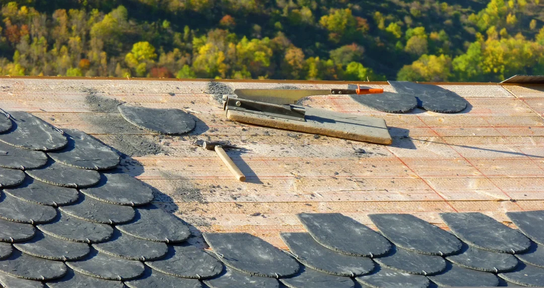 How Trusted Roofers Restore Damaged Roofs across Homes in Geauga County
