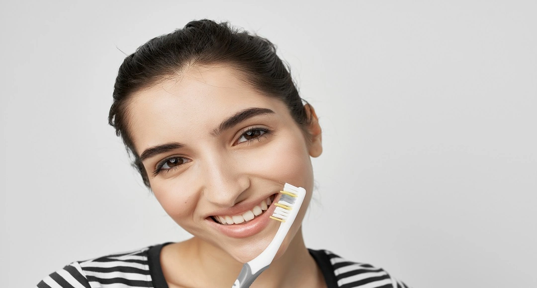 Brasssmile: Does This At-Home Whitening Kit Really Work?