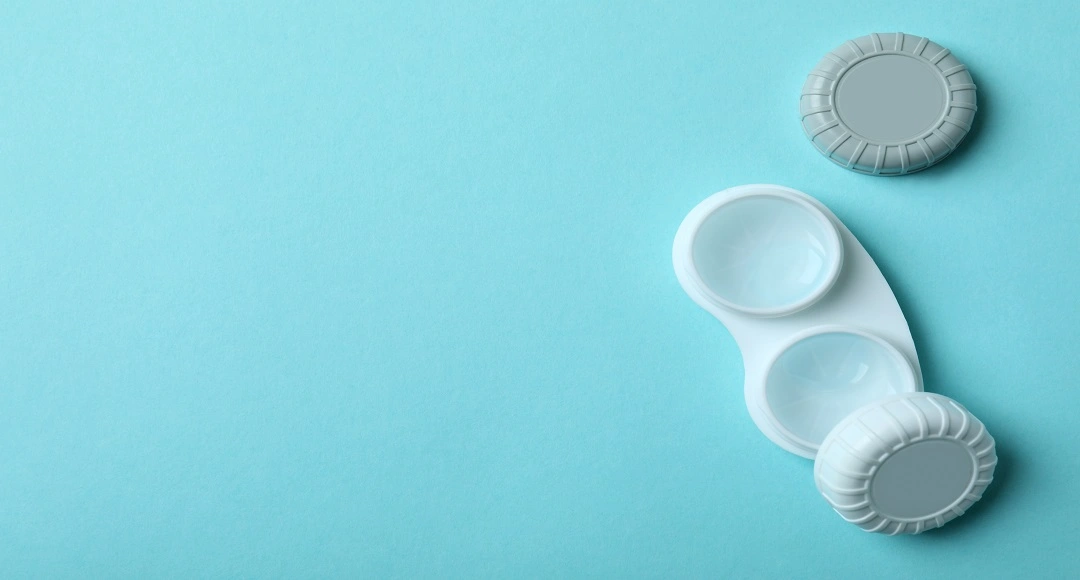 Daily or Monthly Contact Lenses: A Complete Buyer’s Guide