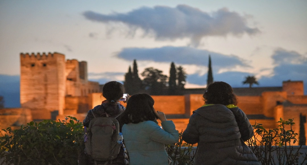 Alhambra Palace Night Tour Attendance Revenue: Trends Impact