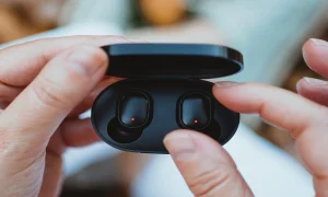 Best Wireless Earbuds Under 200 Dollars 2024 For Bass & Battery