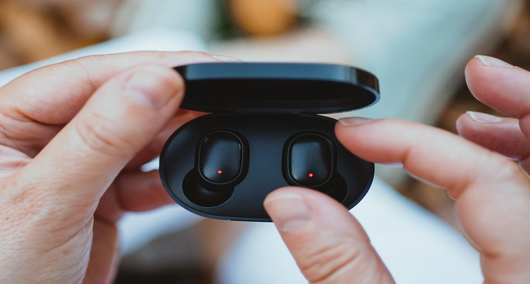 Best Wireless Earbuds Under 200 Dollars 2024 For Bass & Battery