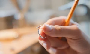 How Setting, Shape, and Band Choice Can Make a Ring Look Bigger
