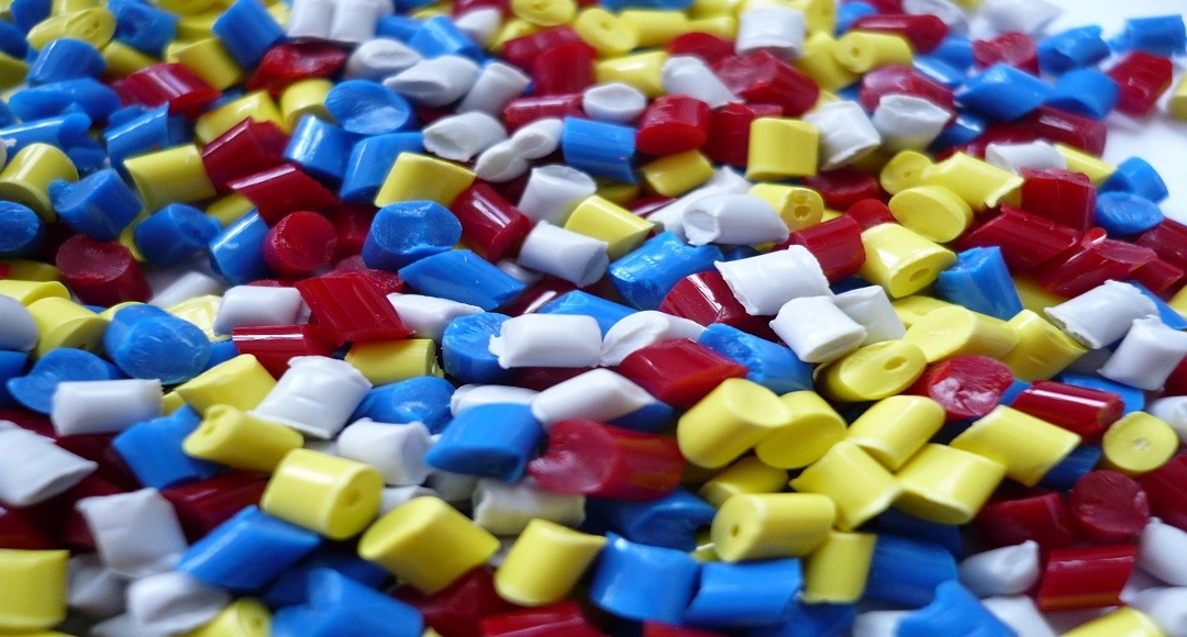 Recycled Plastic Granules vs Virgin Plastic: A Practical Comparison