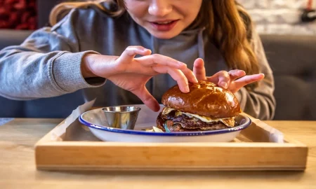 bitni spirs: Hidden Belgrade Burger Spot Stole the Internet Heart