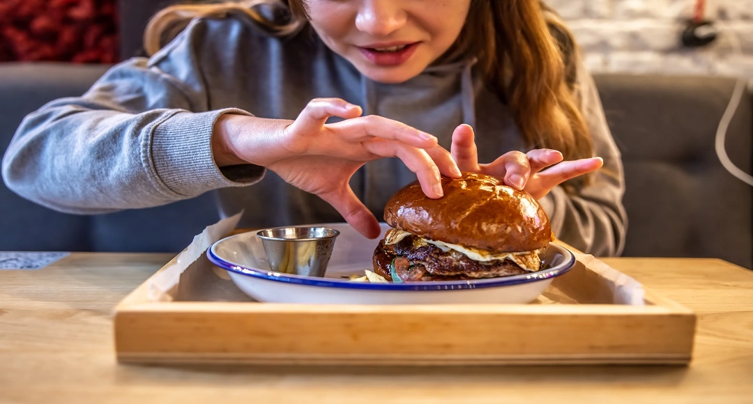 bitni spirs: Hidden Belgrade Burger Spot Stole the Internet Heart
