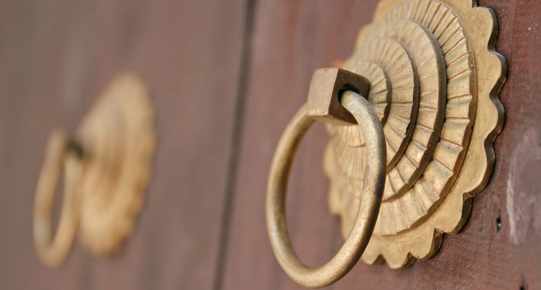 How Solid Brass Cabinet Hardware Adds Character to an Interior