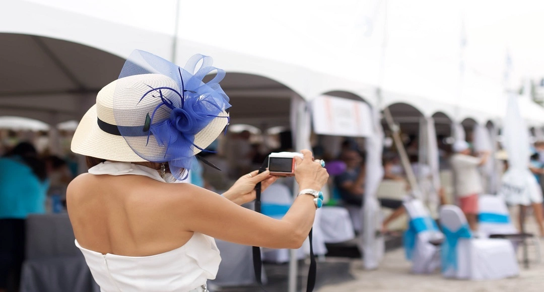 Cross-Functional Event Marketing: Adapting Custom Tent Packages for Corporate Events, Sports Tournaments, and Street Fairs