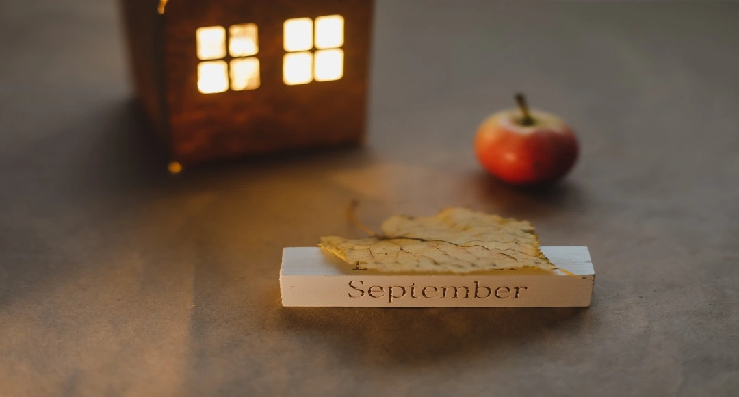 Why September Is a Smart Time to Photograph Your Home Before the Seasons Change