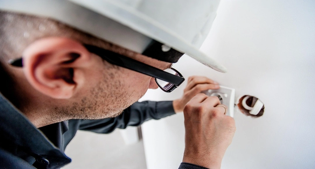 How Industrial Safety Automation Supports Machine and Worker Safety